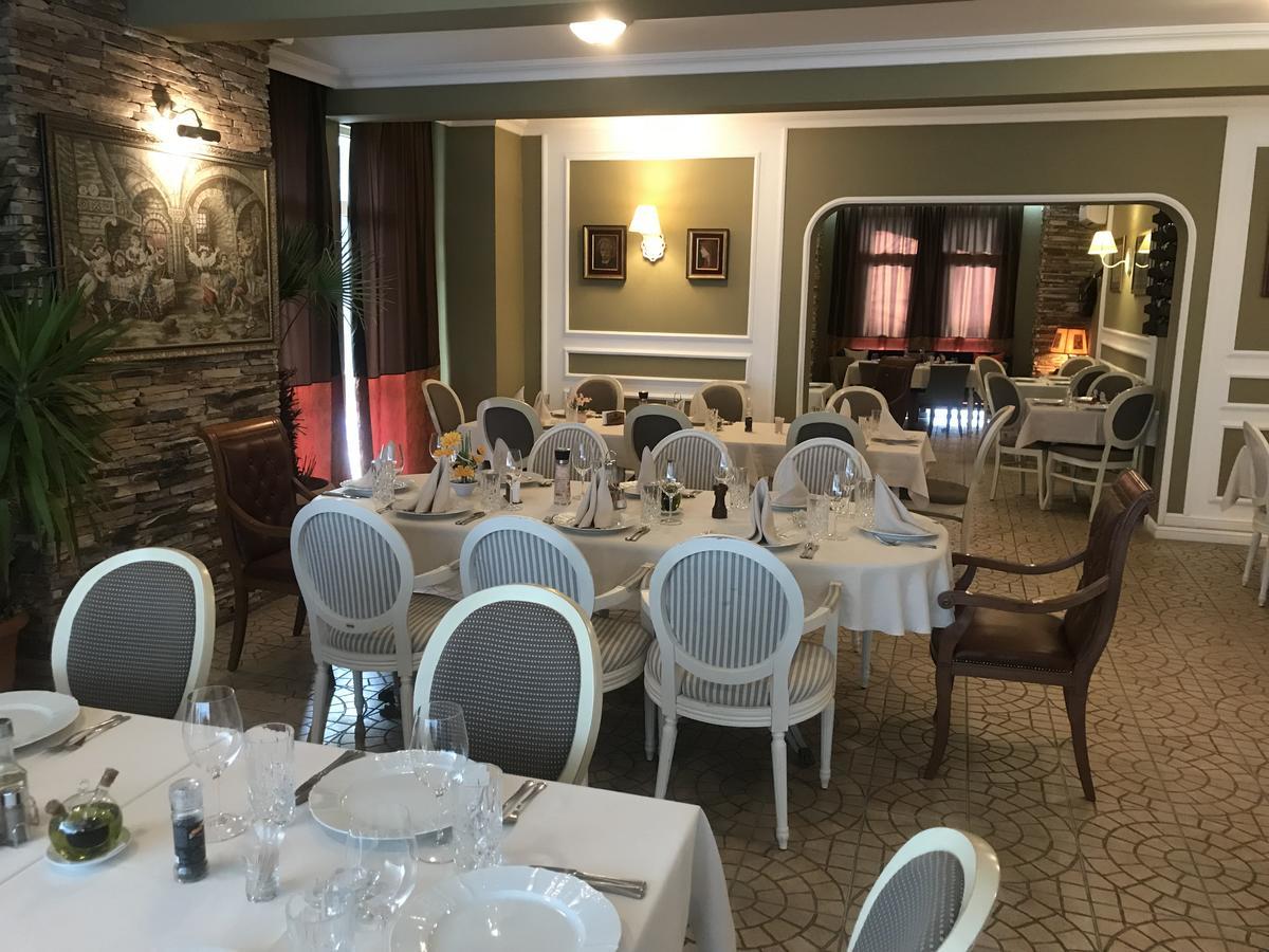 Family Hotel Garden Kŭrdzhali Eksteriør billede