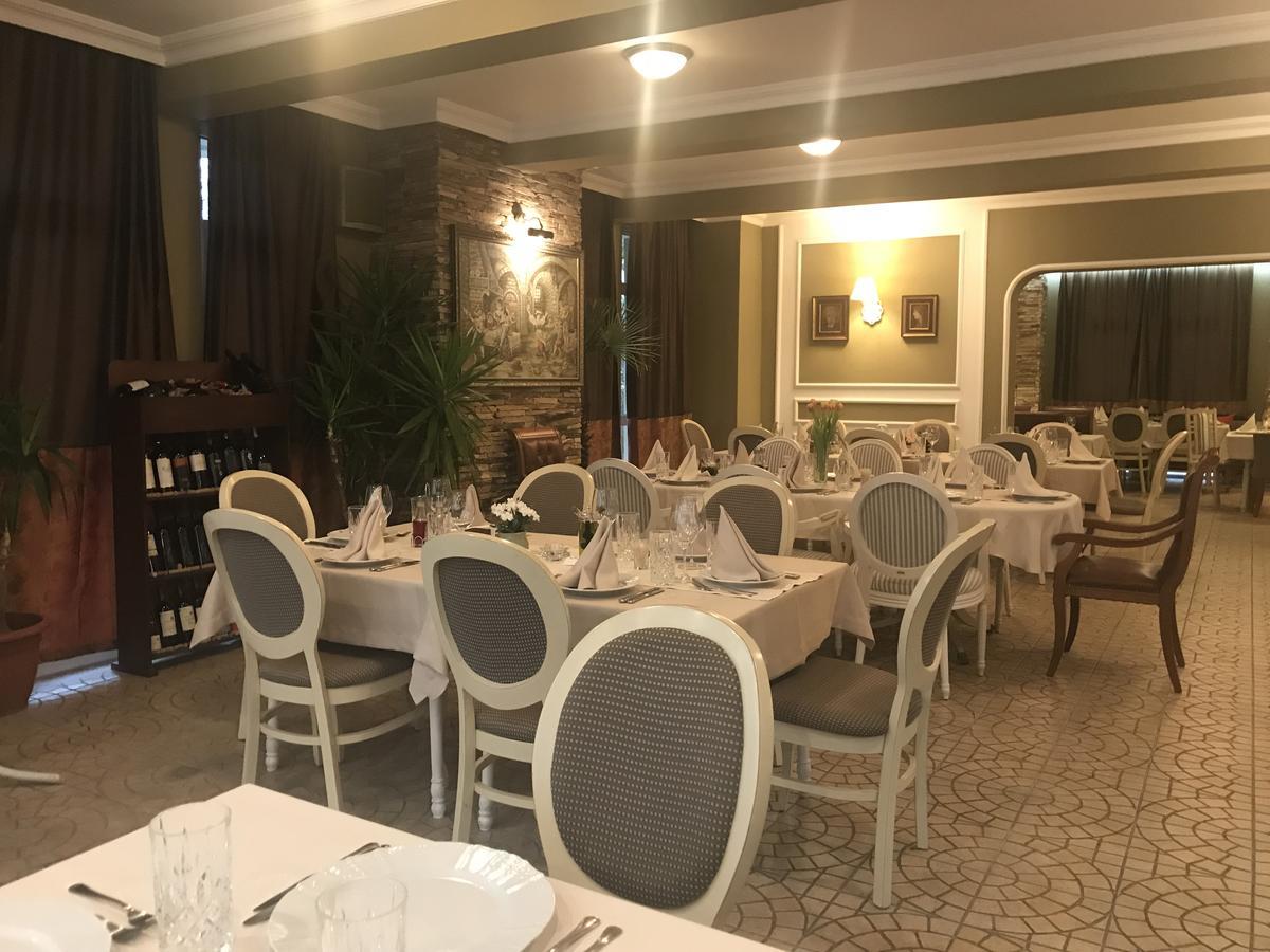 Family Hotel Garden Kŭrdzhali Eksteriør billede